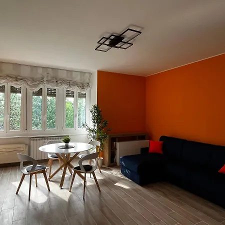 The Bright Place: Wide And Modern In Apartment